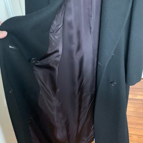 Woman’s Black WOOL. Overcoat - Picture 7 of 8